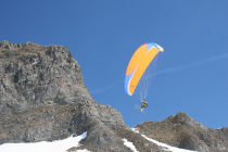 Flaine - paragliden langs de bergen